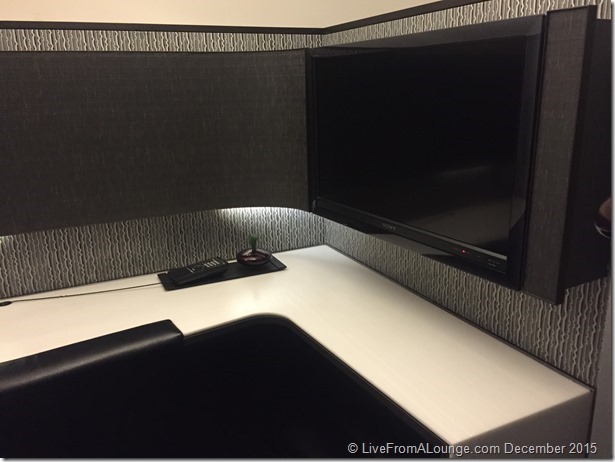 ANA Suite Lounge Cubicles