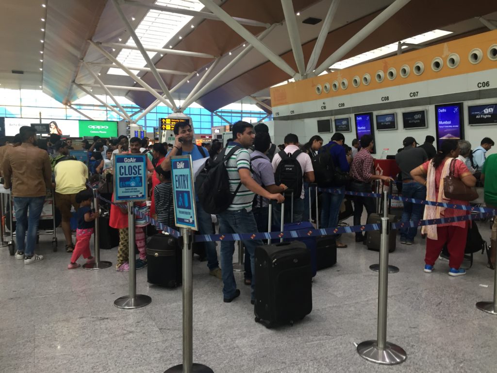 Terminal 1D queues at Check-in