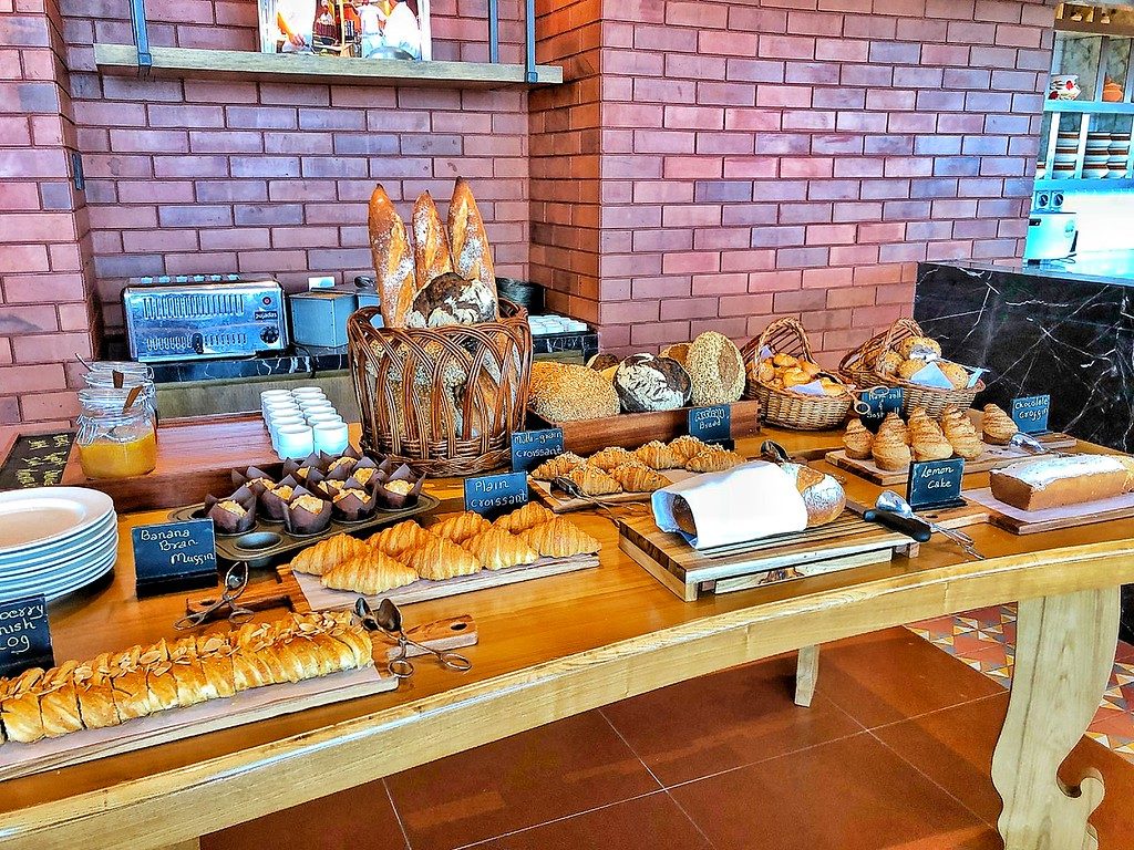 Grand Hyatt Kochi Bolgatty breakfast