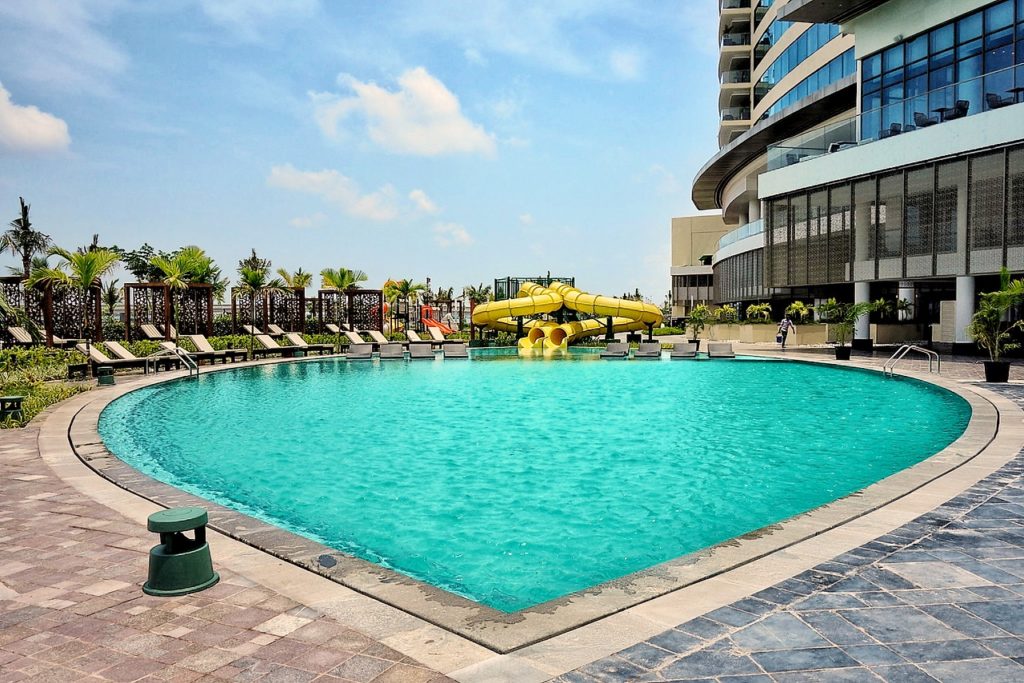 Grand Hyatt Kochi Bolgatty pool