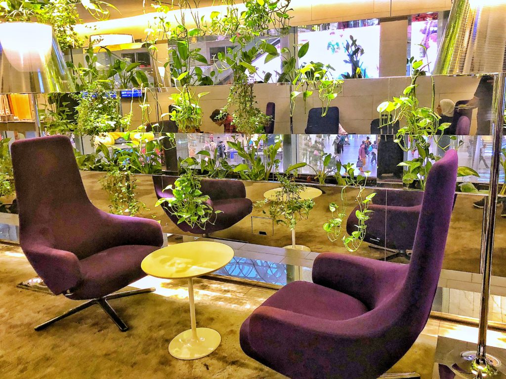 Hamad International Airport Doha Qatar Airways Business Class Lounge