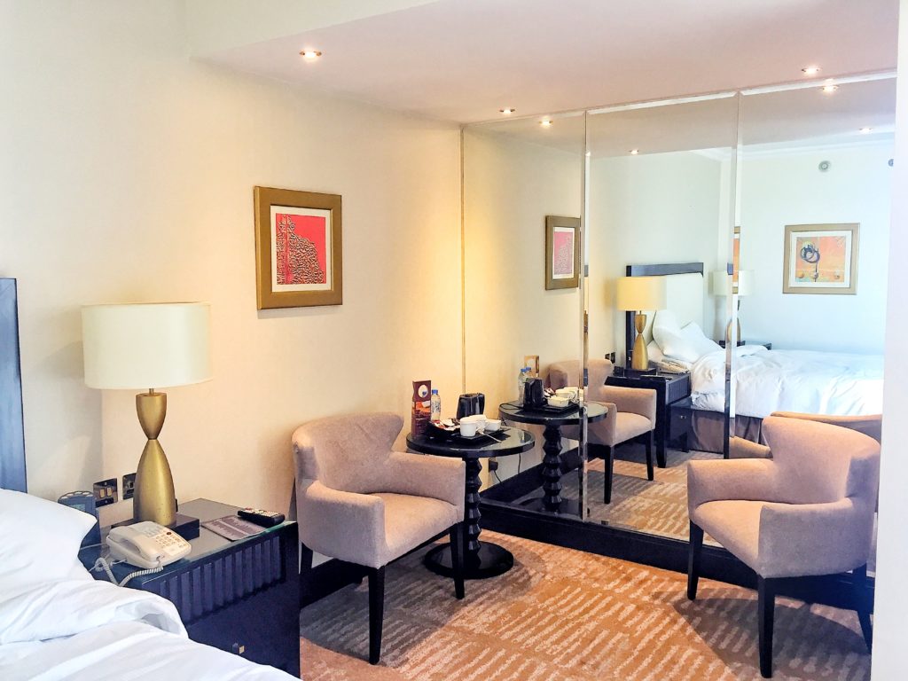 Hilton Abu Dhabi room seating