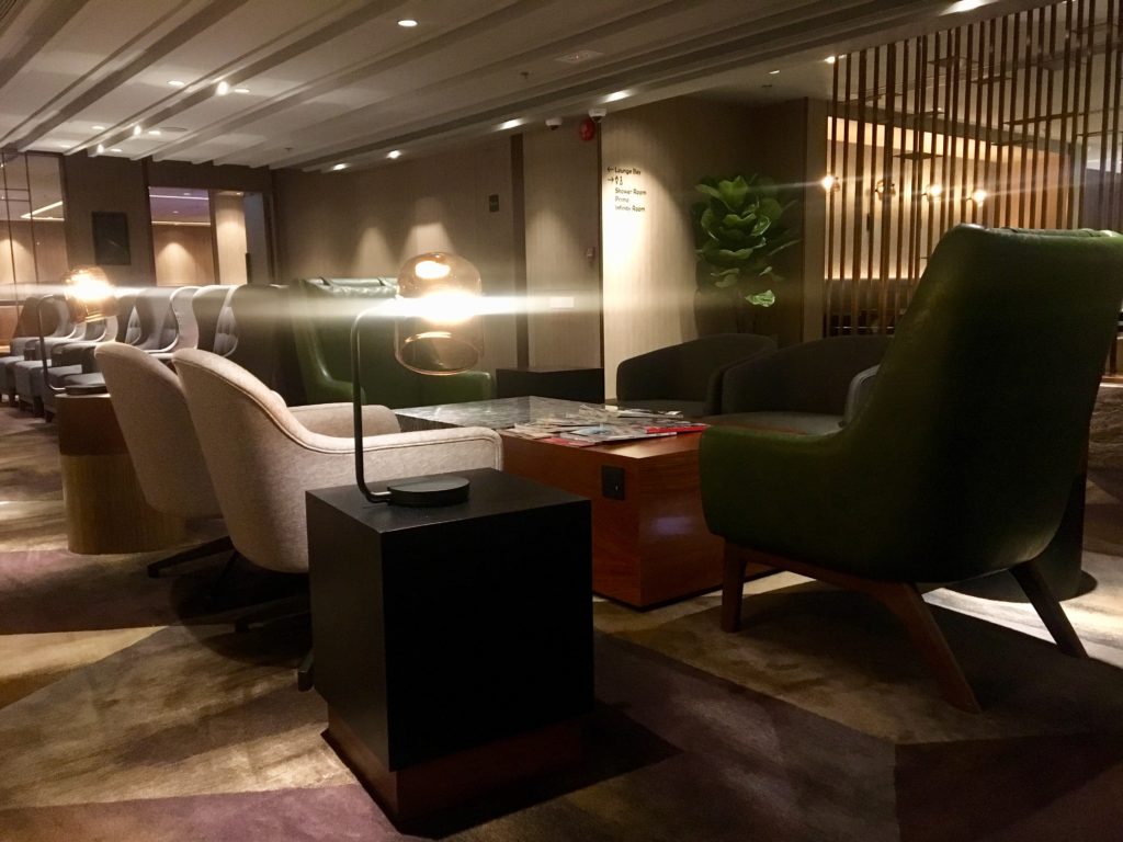 Review Plaza Premium First Lounge Hong Kong